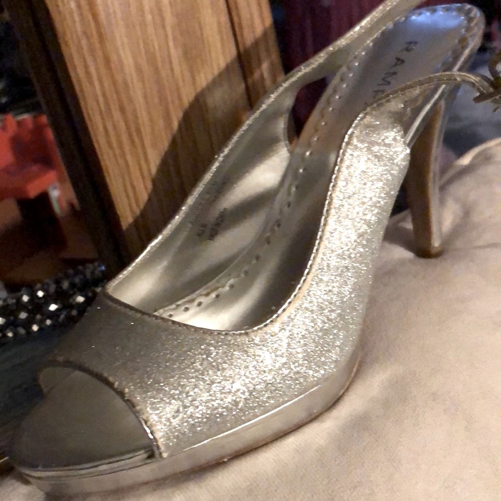 Rampage silver glittery heels 81/2